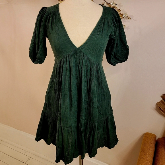 Aemi+Co Green Puff Sleeve Dress - Picture 2 of 9